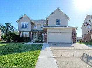 43807 S Timberview Dr, Van Buren Township, MI 48111