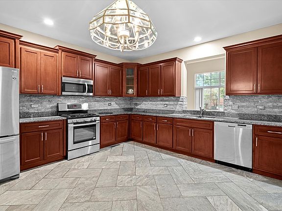 4th image of 11257 Melrose Ct