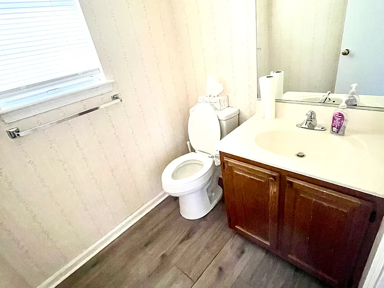 209 Susan Newton Ln — Photo 5