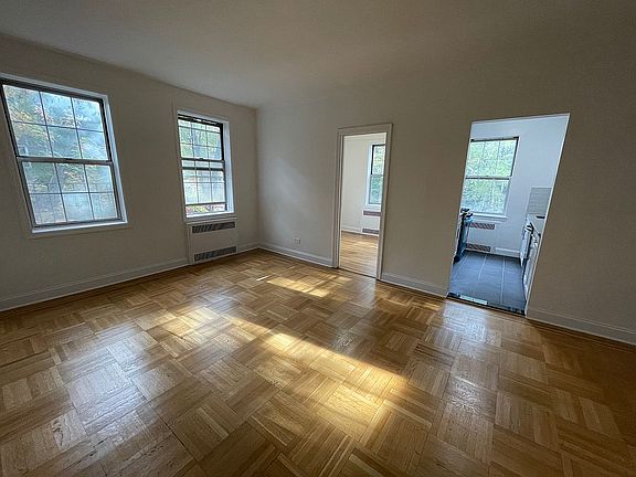 4th image of 117 Park Ln S #1