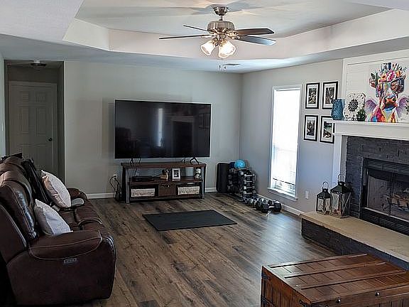 Living Room East End