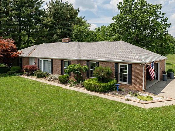 3rd image of 15 Heritage Hill Dr