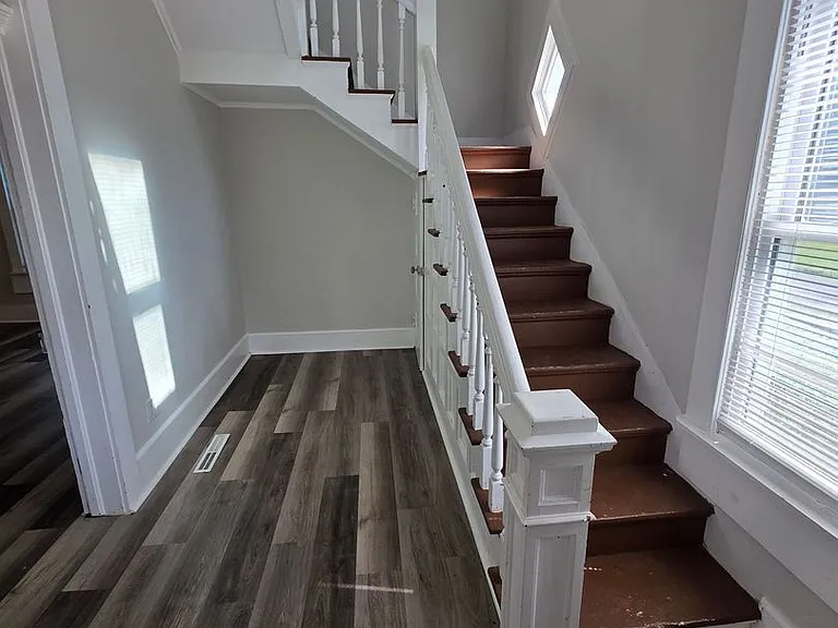 400 White St — Photo 14