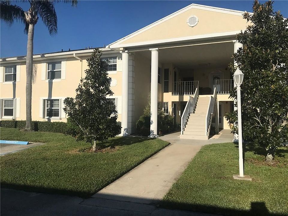 1st image of 432 Grove Isle Cir #432