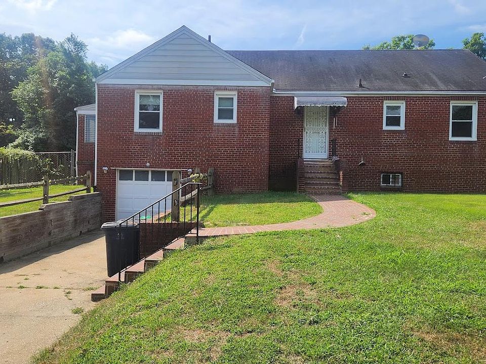 1st image of 3209 Leslie Ave