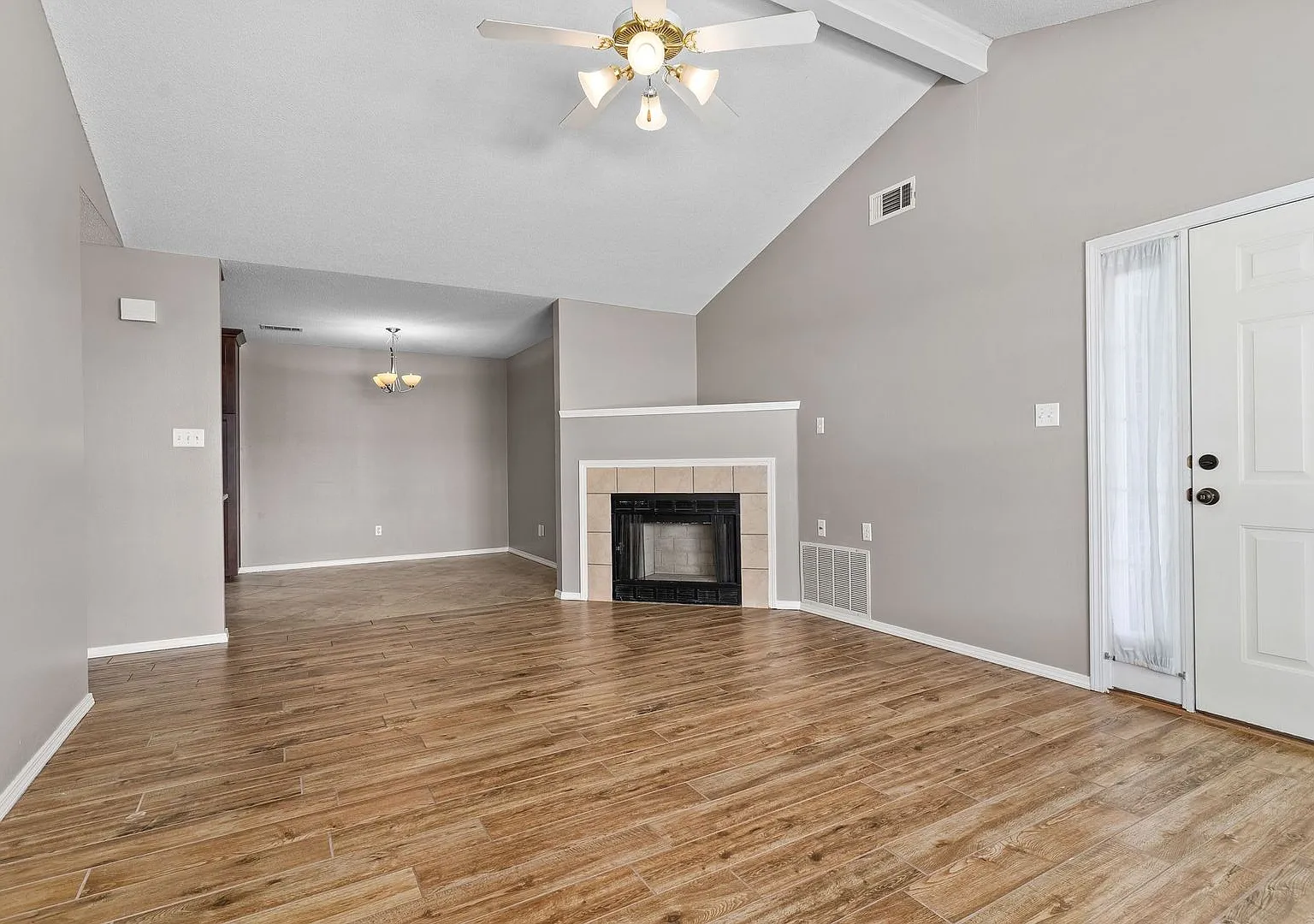 Newly Updated Fort Smith Duplex! — Photo 4