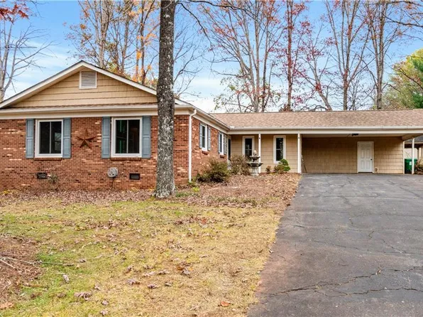 117 Hillside Ct, King, NC 27021