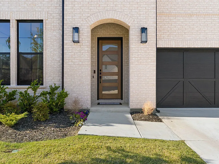 1117 Bradford St — Photo 3