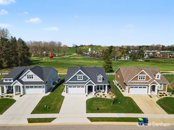 4219 Village Green Dr, Freeland, MI 48623