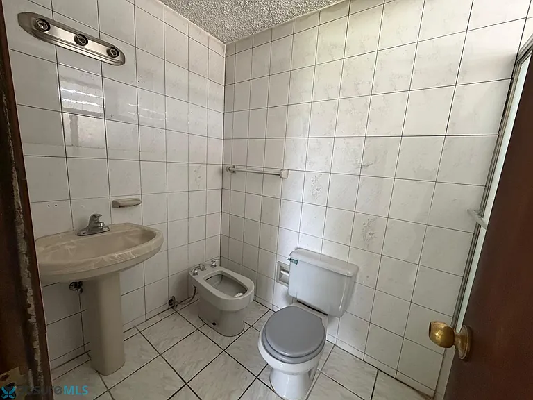 F23-1 Urb. Jardines De Ponce Calle Cundeamor Ponce #1 — Photo 13