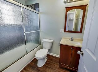 1525 W 17th St #4, Chicago, IL 60608