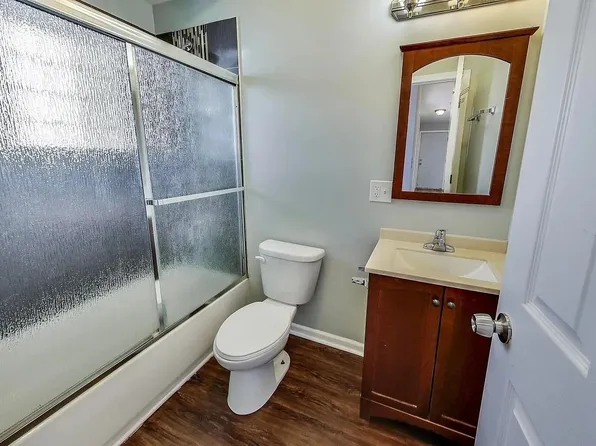 1525 W 17th St #4, Chicago, IL 60608