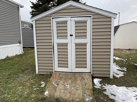 5th image of 4925 Genesse St #594S