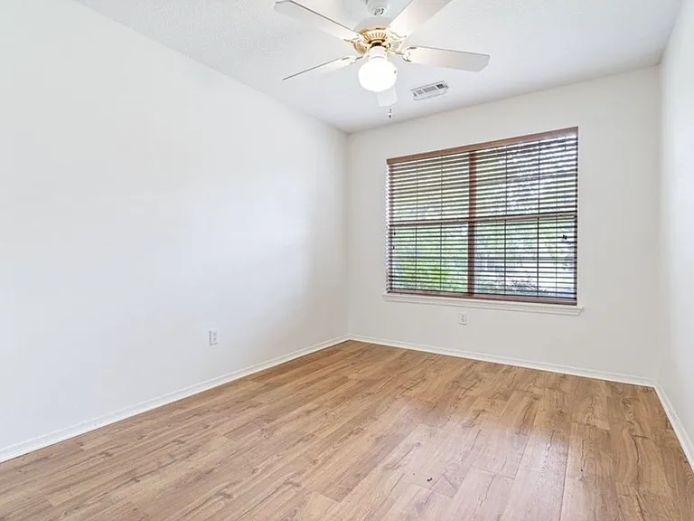 889 S Parkwood Dr — Photo 12