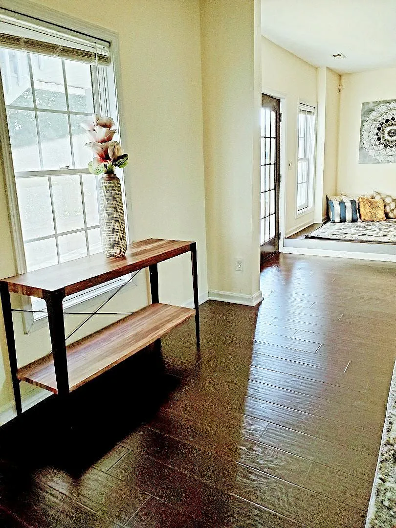 1 bed, 1260 sqft, $1,550 — Photo 4