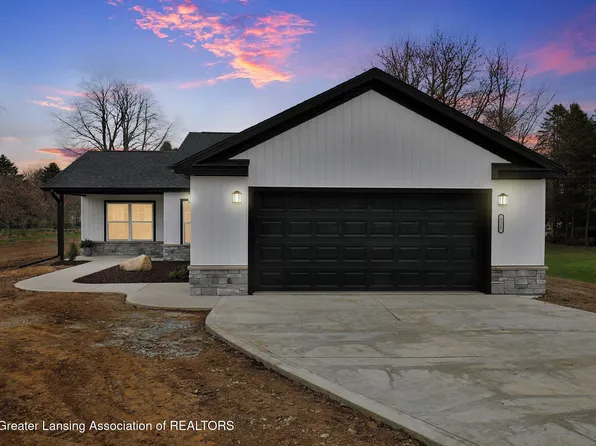 922 High St, Charlotte, MI 48813