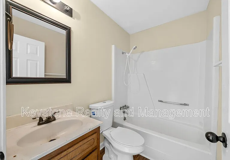 812 Pembroke Oak Grove Rd #16 — Photo 9