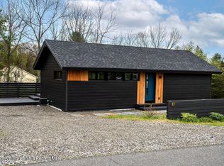 13 Regal Rd, Stockport, NY 12534