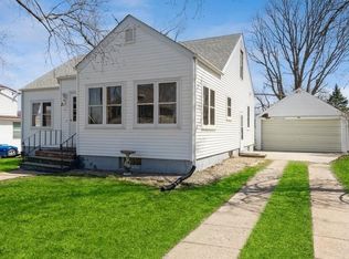 313 4th Ave, Clarence, IA 52216