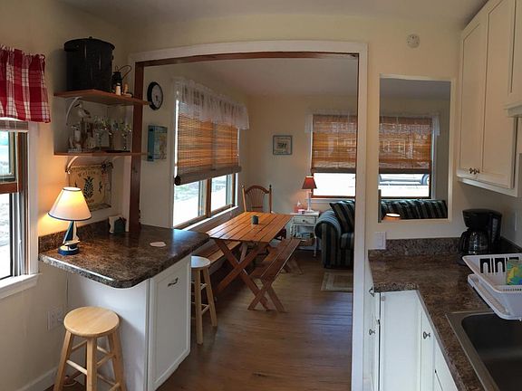 4th image of 288 N 12th St