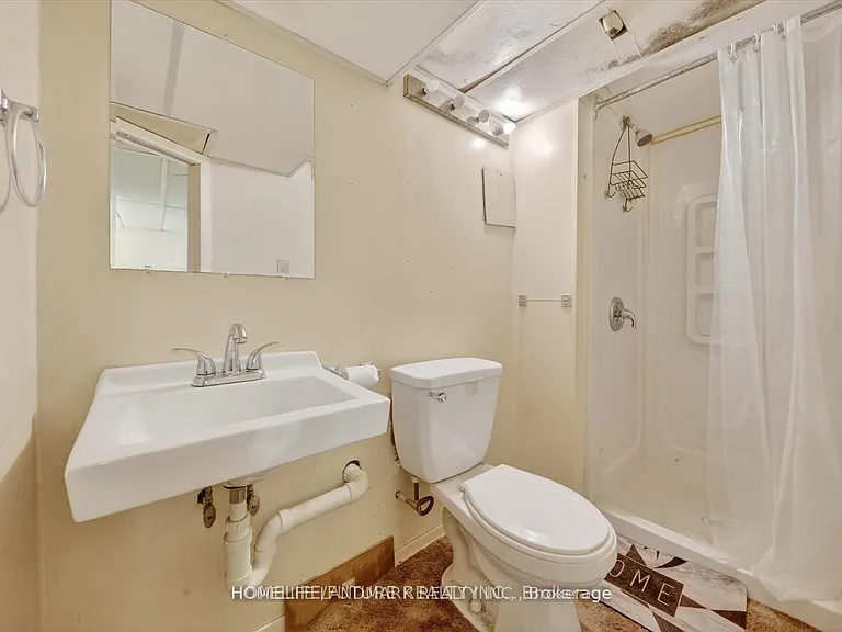 146 Oriole St — Photo 4
