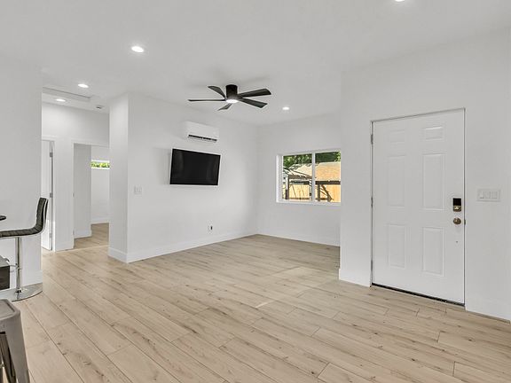 5th image of 7631 W Sycamore Dr #Adu