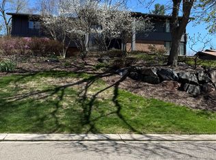 4651 Rolling Ridge Rd, West Bloomfield, MI 48323