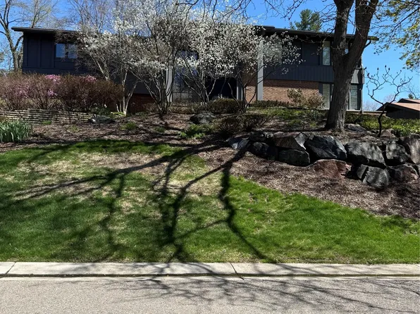 4651 Rolling Ridge Rd, West Bloomfield, MI 48323
