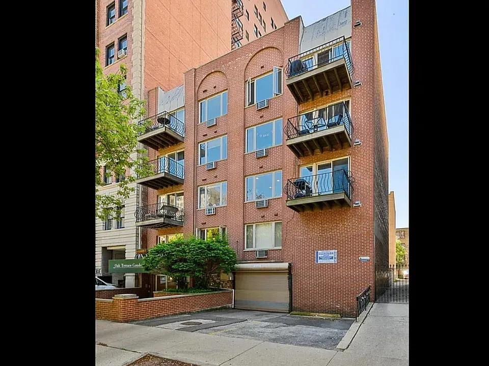 435 W Oakdale Ave #2F