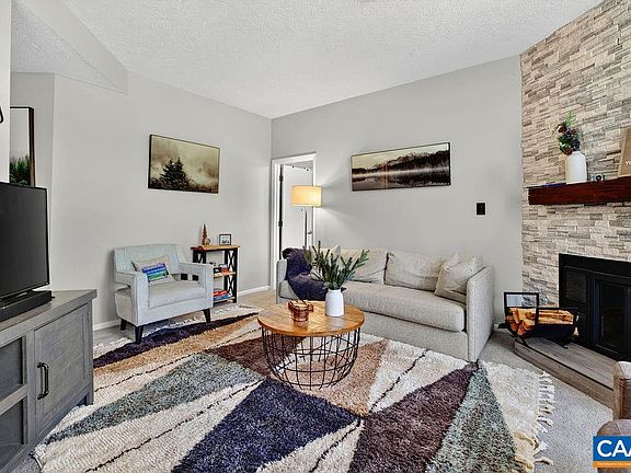 5th image of 762 Laurelwood