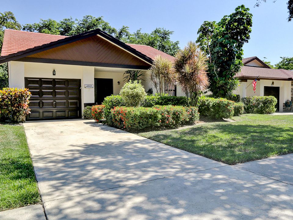 1st image of 4883 Boxwood Cir