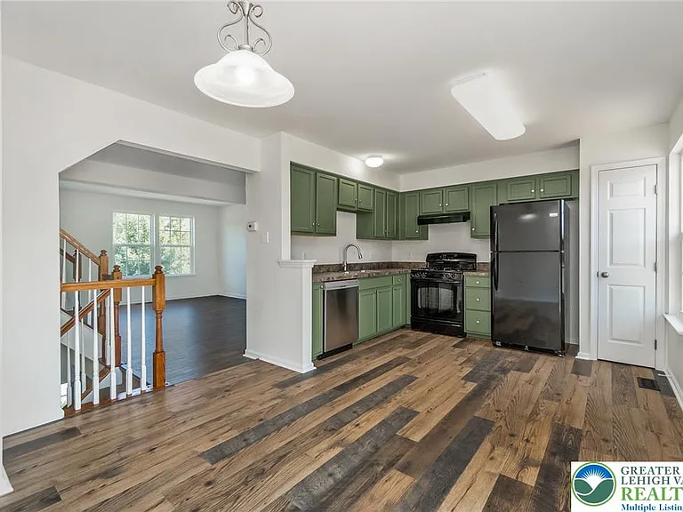 1096 Sparrow Way — Photo 26