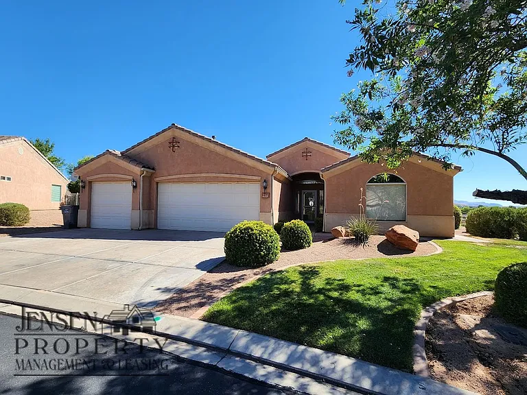 1630 E 2450 S #216 — Photo 2