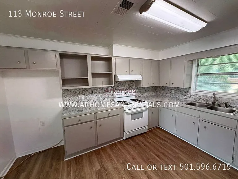 113 N Monroe St — Photo 5