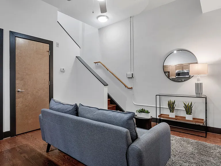 306 E Grace St #202 — Photo 8