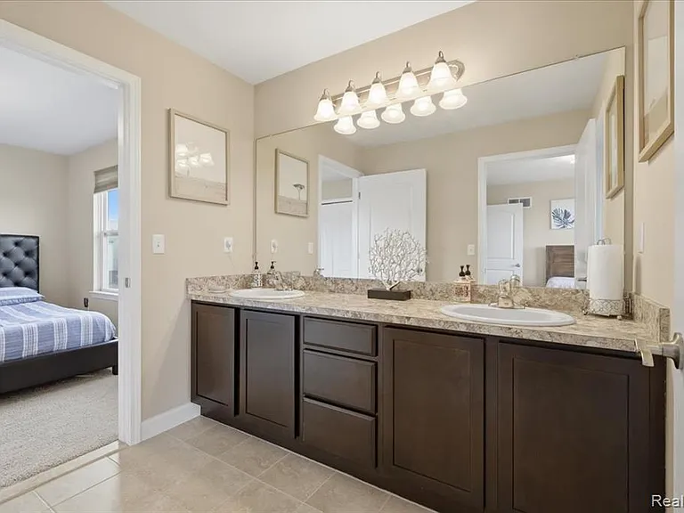 4810 E Stonegate Cir — Photo 27