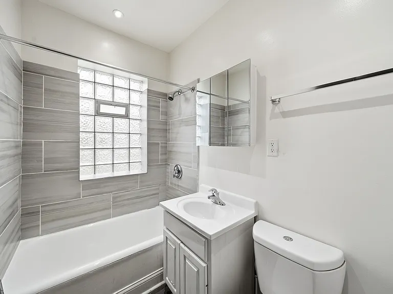 114 Clyde Ave — Photo 15