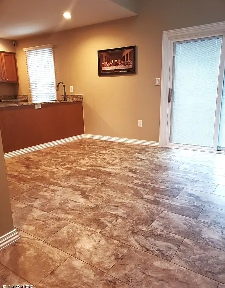 330 Carnegie Ct — Photo 8