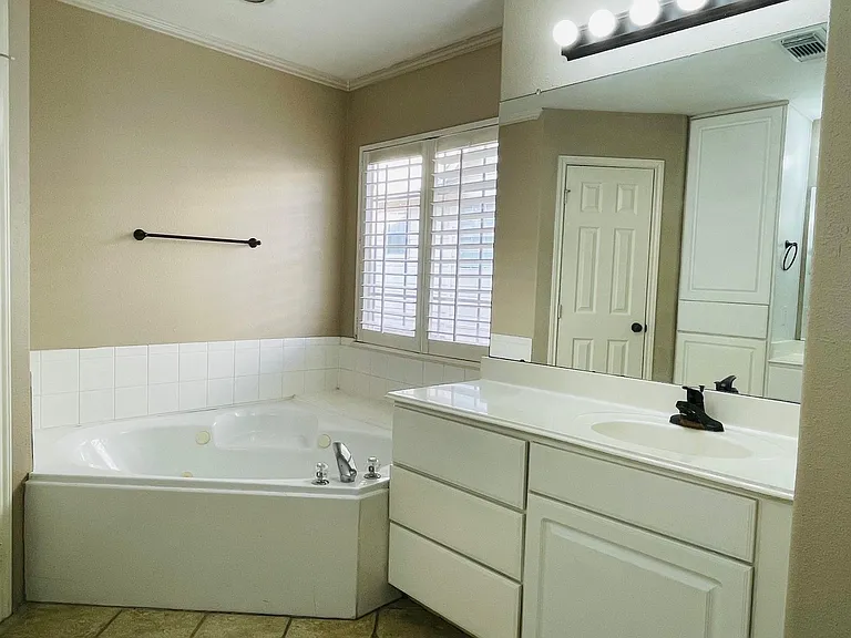 2710 Grants Lake Blvd #G1 — Photo 10