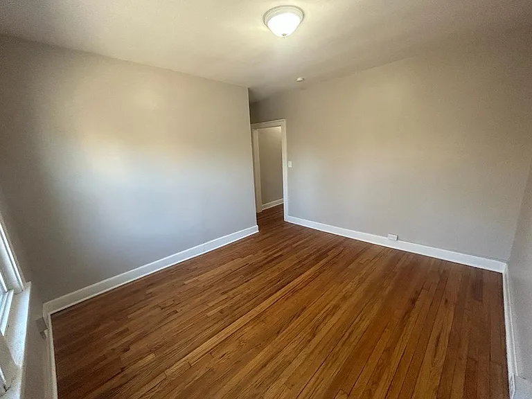 713 Broadway Ave #6 — Photo 5