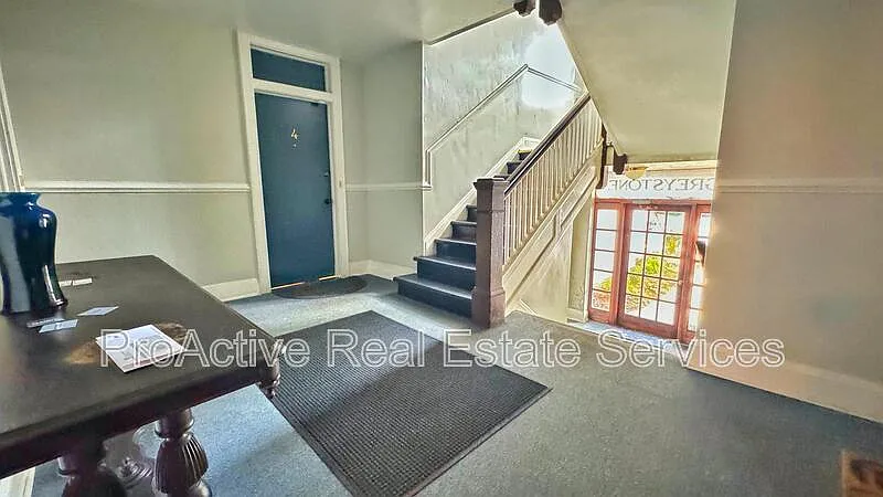 2 bed, 1.0 bath, 1029 sqft, $1,600 — Photo 4