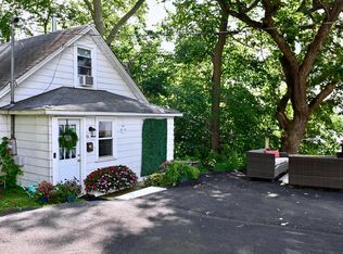 73 Lawrence Ave, Fox Lake, IL 60020