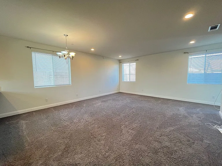 307 Ninos Dr — Photo 4