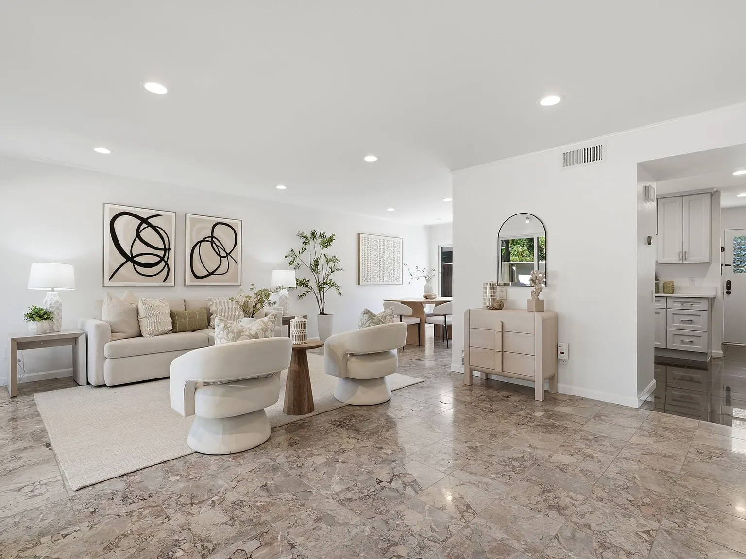3 bed, 1356 sqft, $5,000 — Photo 4