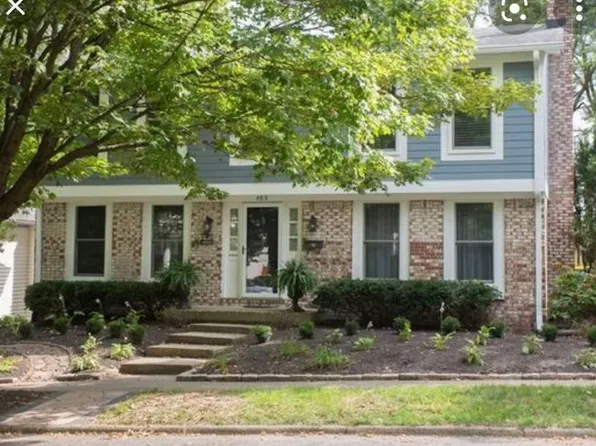 485 W Walnut St, Zionsville, IN 46077