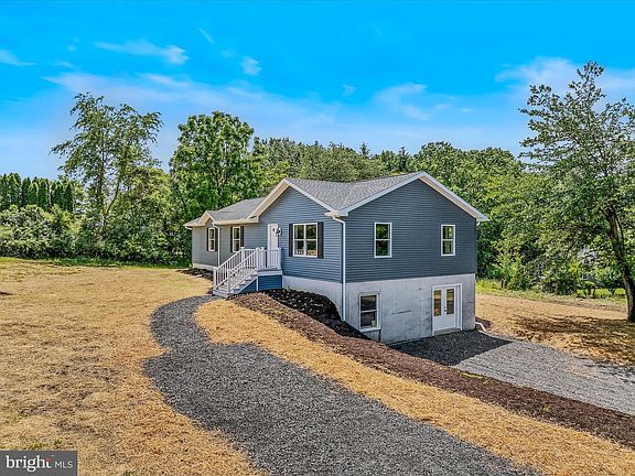 2nd image of 17 Apple Orchard Trl
