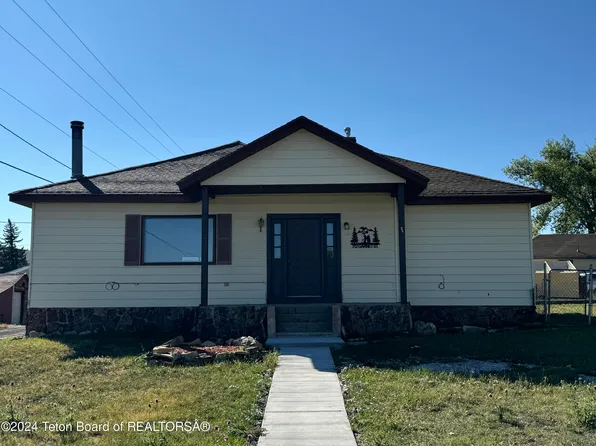 312 Garnet St, Kemmerer, WY 83101