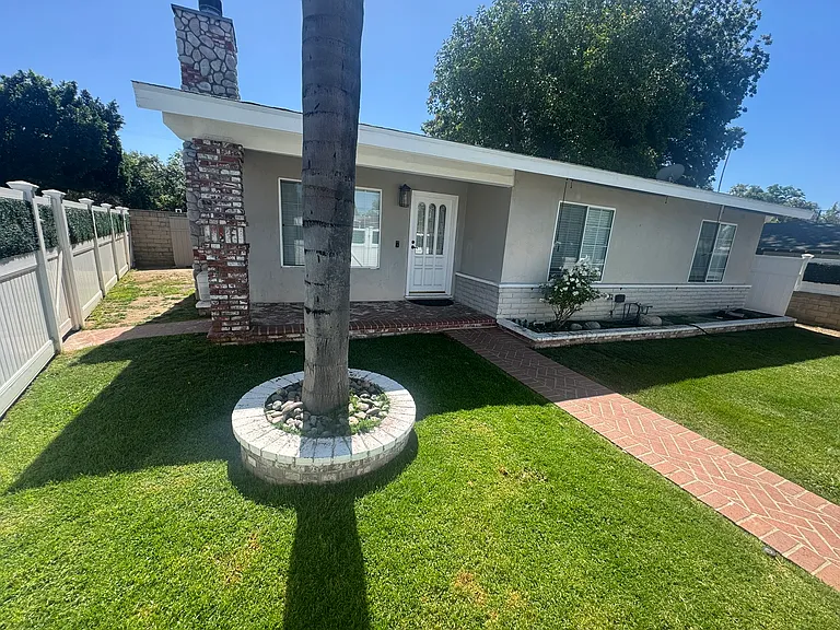 7358 Jumilla Ave — Photo 2