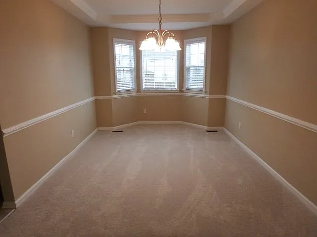 121 Hampton Lake Dr — Photo 6