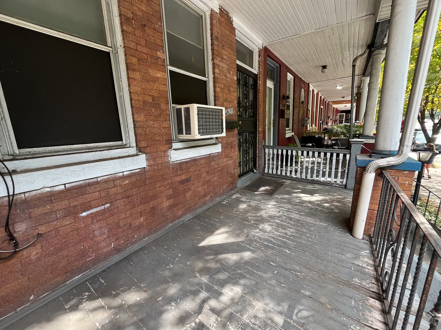 3 bed, 1182 sqft, $2,100 — Photo 2